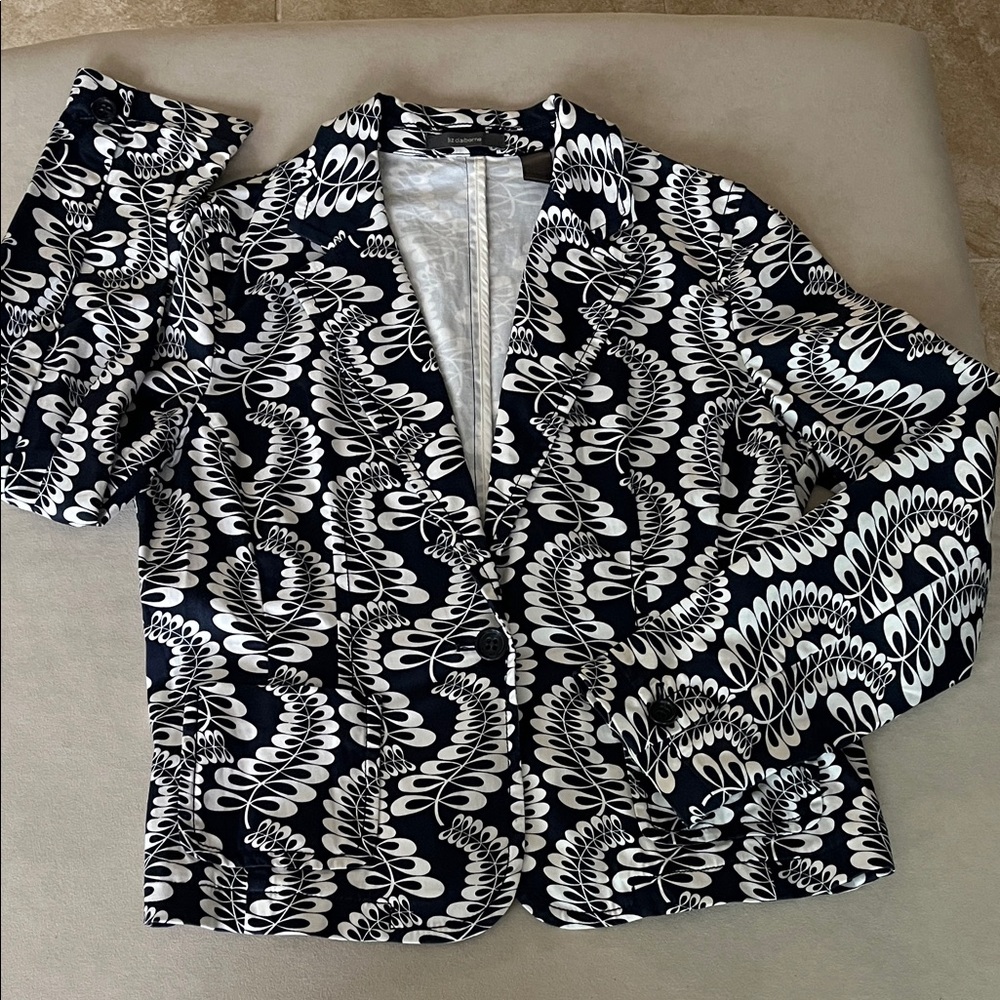 Liz Claiborne Black and White Leaf Pattern Blazer